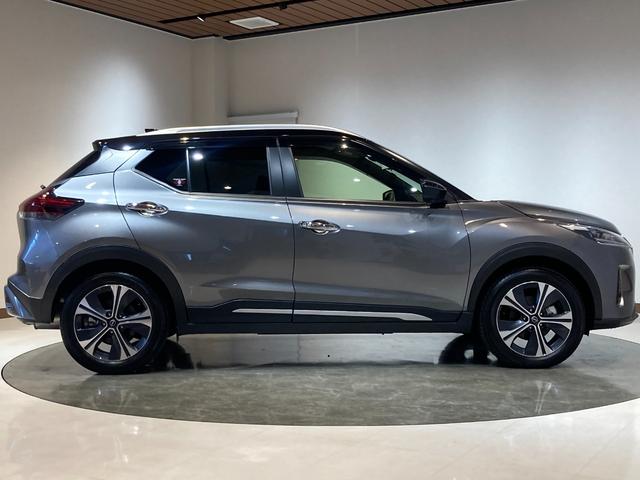 2025 NISSAN KICKS X