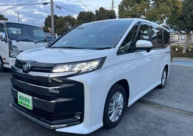 TOYOTA NOAH